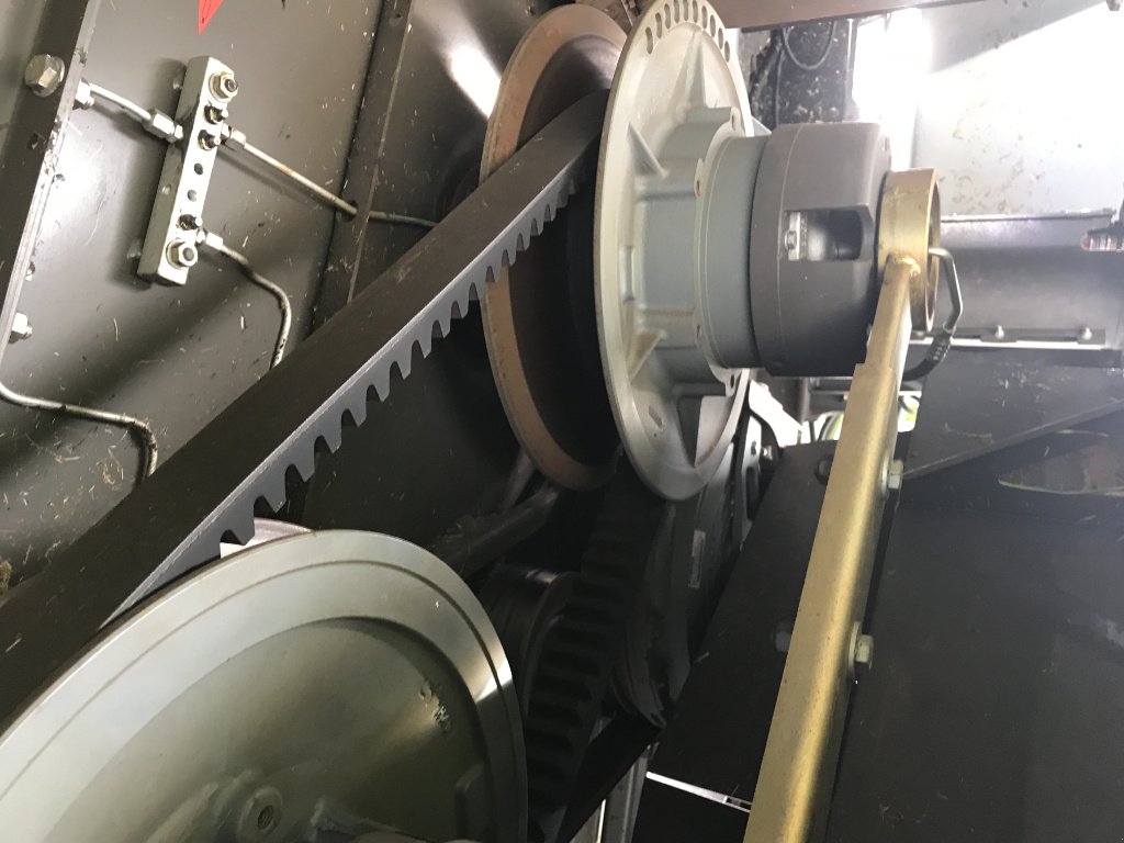 Mähdrescher tip CLAAS TUCANO 430, Gebrauchtmaschine in MORLHON LE HAUT (Poză 9)