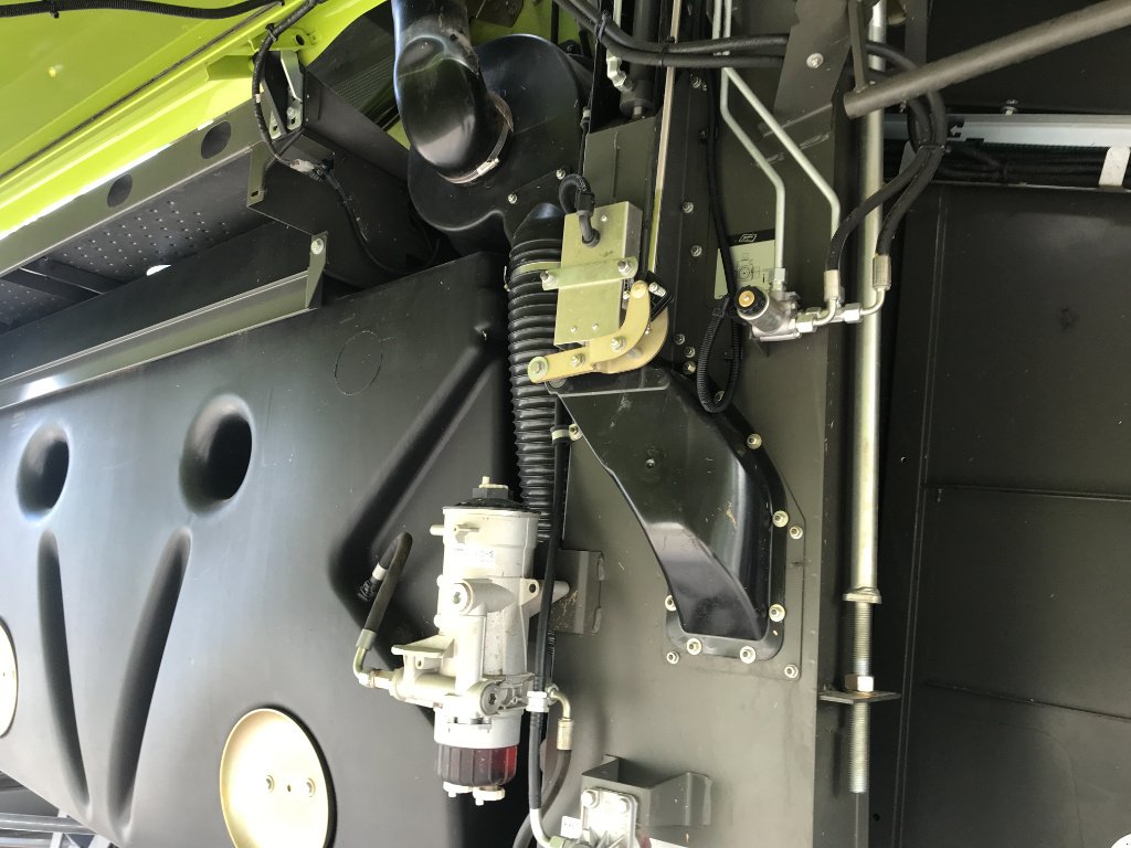 Mähdrescher tip CLAAS TUCANO 430, Gebrauchtmaschine in MORLHON LE HAUT (Poză 10)