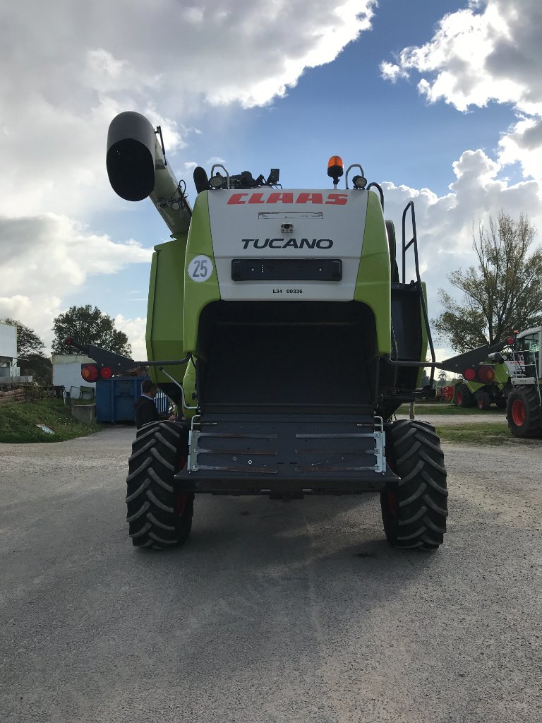 Mähdrescher tip CLAAS TUCANO 430, Gebrauchtmaschine in MORLHON LE HAUT (Poză 5)