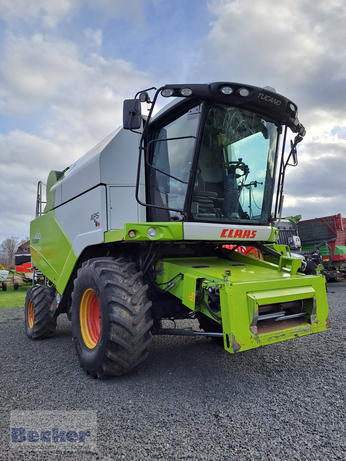 Mähdrescher of the type CLAAS Tucano 430, Gebrauchtmaschine in Weimar-Niederwalgern (Picture 3)