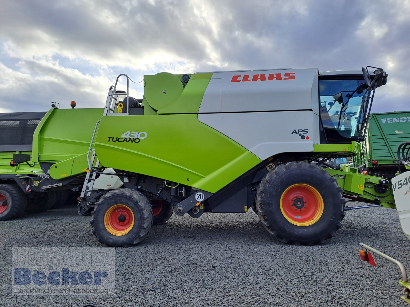 Mähdrescher of the type CLAAS Tucano 430, Gebrauchtmaschine in Weimar-Niederwalgern (Picture 4)