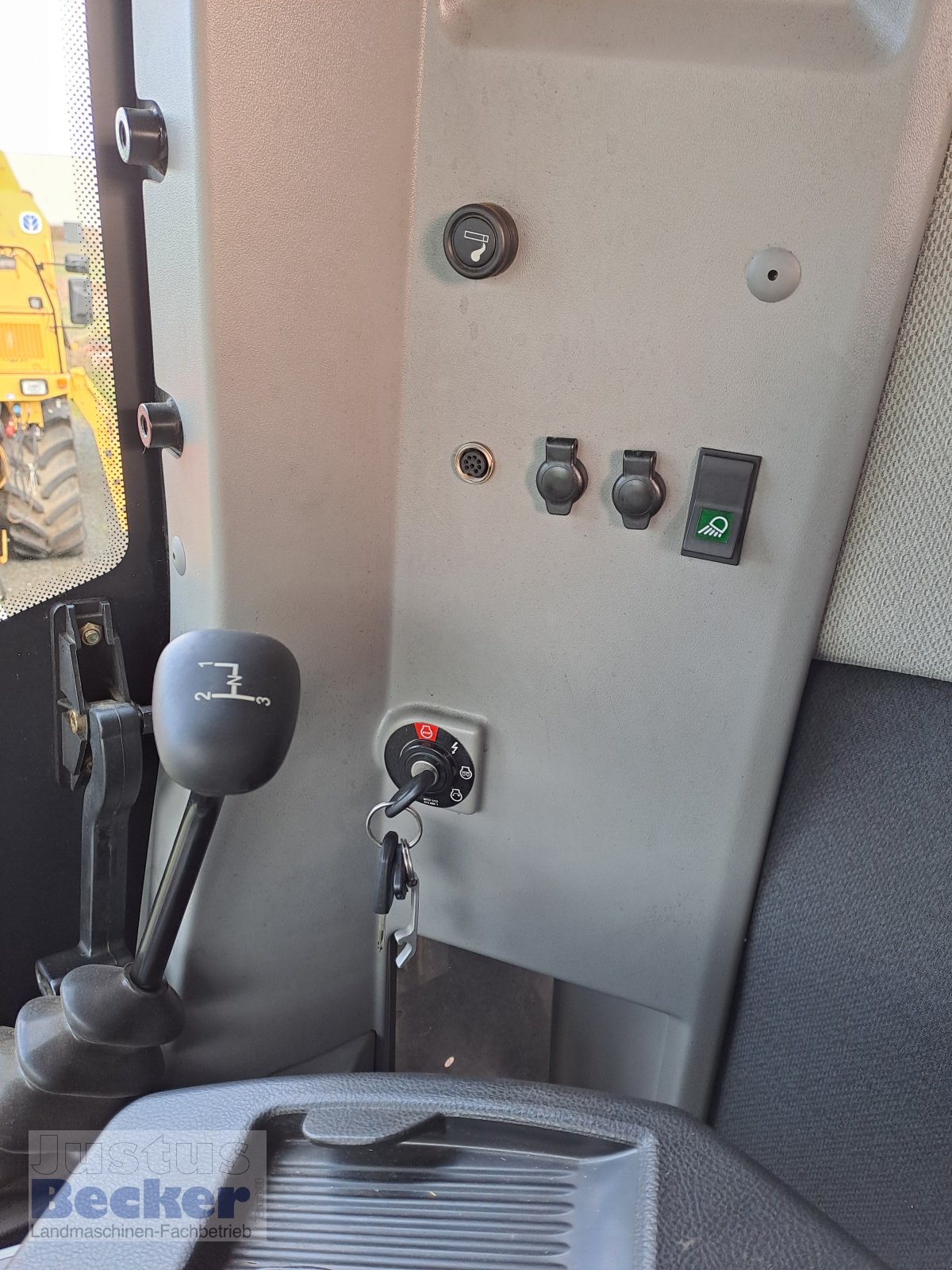 Mähdrescher of the type CLAAS Tucano 430, Gebrauchtmaschine in Weimar-Niederwalgern (Picture 11)
