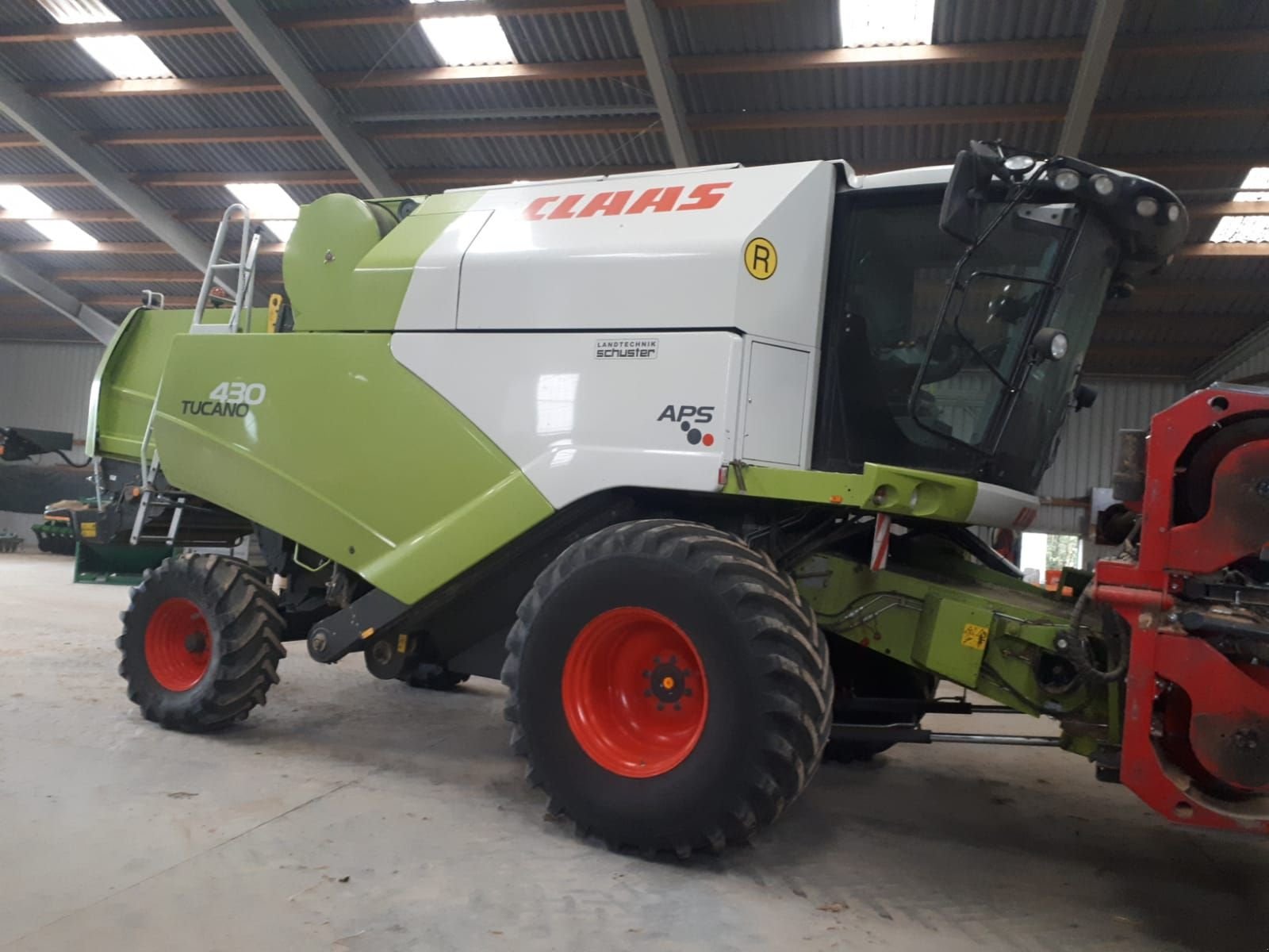 Mähdrescher des Typs CLAAS Tucano 430, Gebrauchtmaschine in Grund (Bild 10)