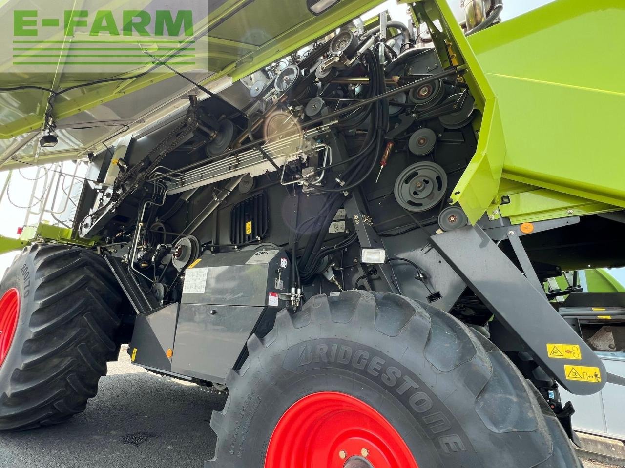 Mähdrescher des Typs CLAAS tucano 440, Gebrauchtmaschine in SAULZET (Bild 12)