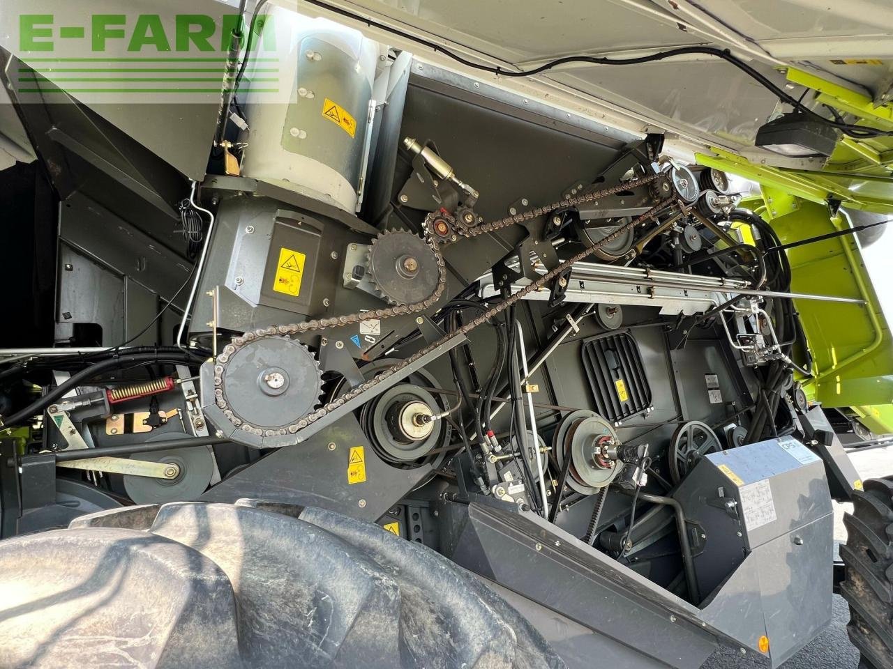 Mähdrescher des Typs CLAAS tucano 440, Gebrauchtmaschine in SAULZET (Bild 13)