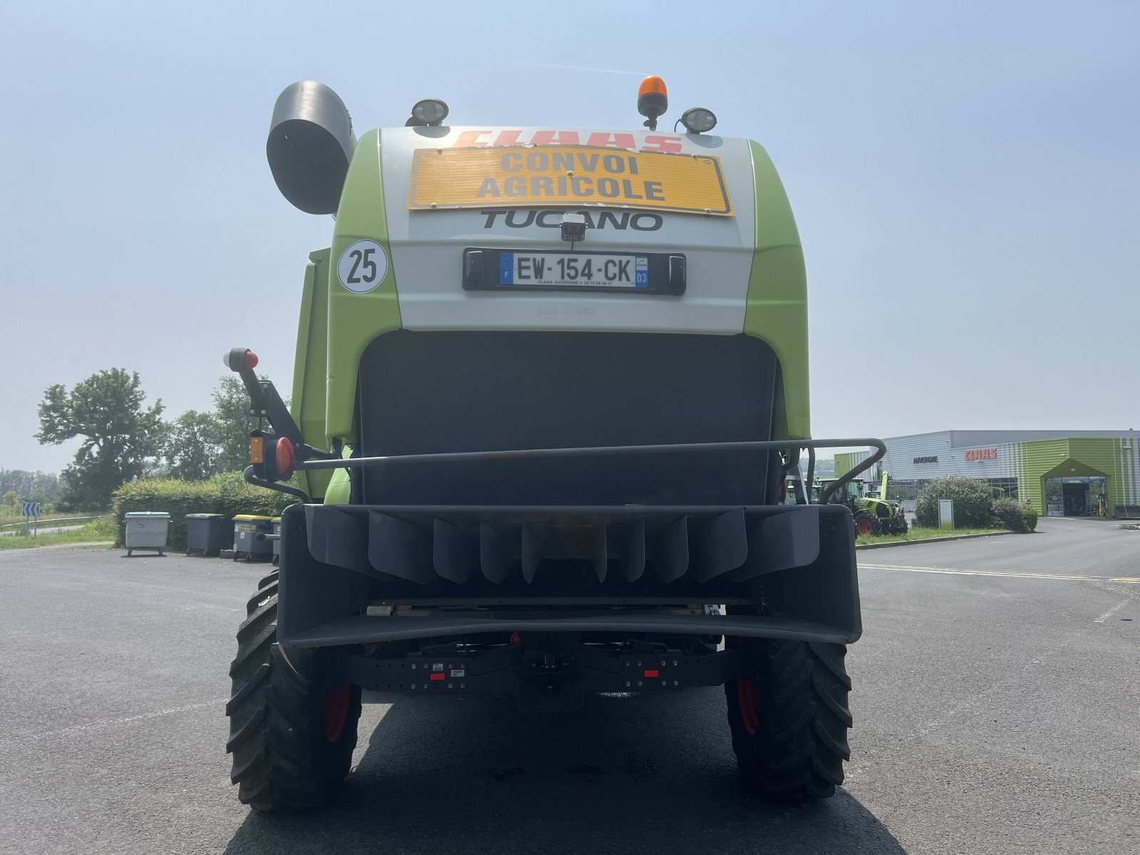 Mähdrescher of the type CLAAS TUCANO 440, Gebrauchtmaschine in Issoire (Picture 7)
