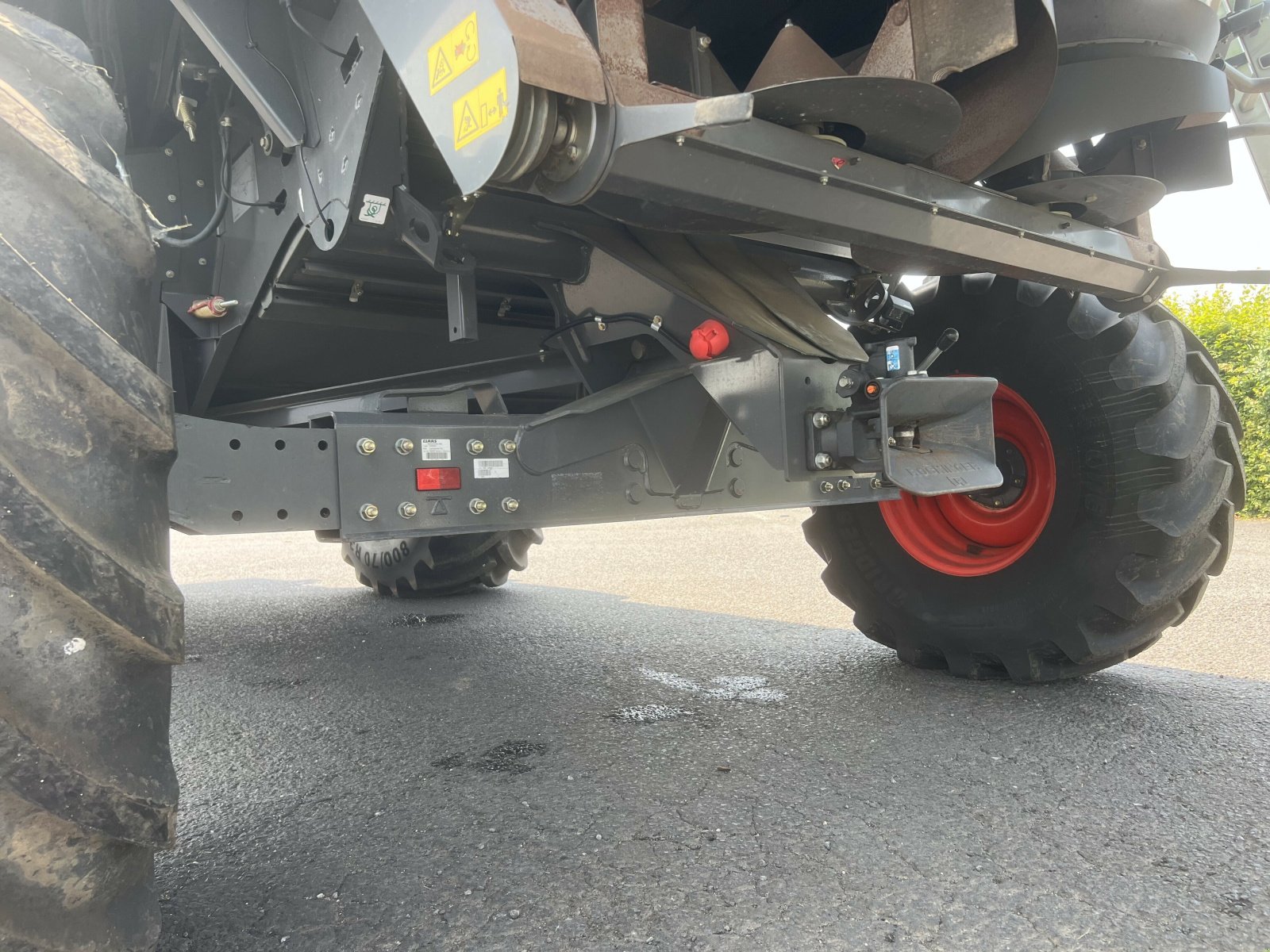 Mähdrescher of the type CLAAS TUCANO 440, Gebrauchtmaschine in Issoire (Picture 10)