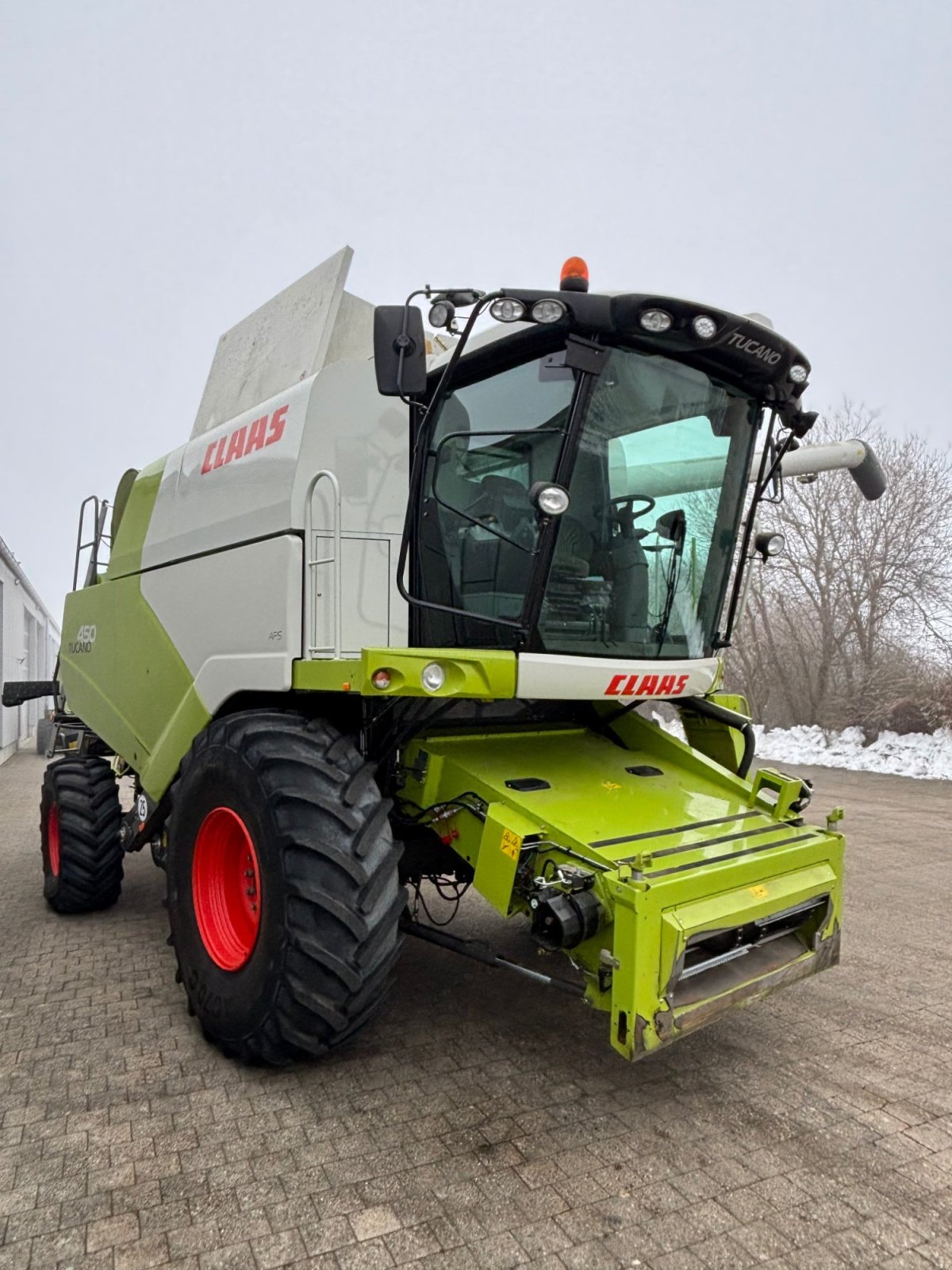 Mähdrescher of the type CLAAS Tucano 450, Gebrauchtmaschine in Hemau (Picture 2)