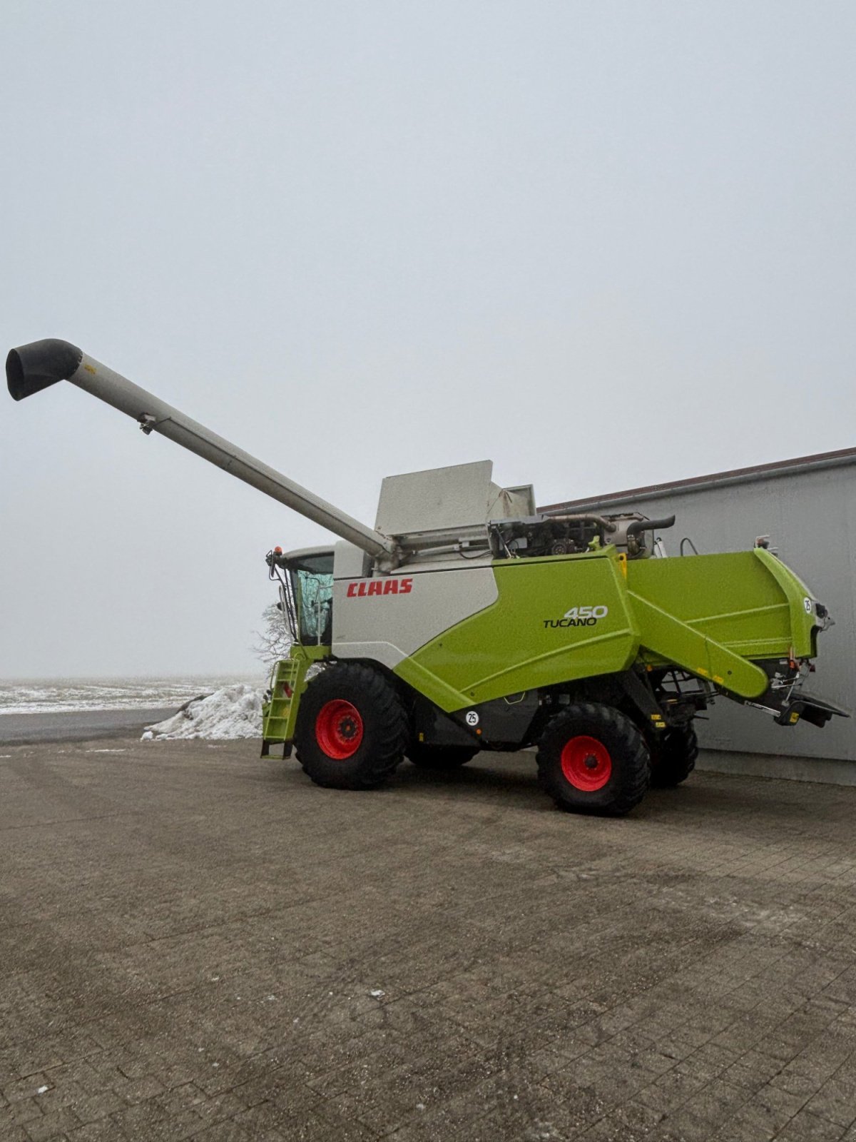 Mähdrescher of the type CLAAS Tucano 450, Gebrauchtmaschine in Hemau (Picture 4)
