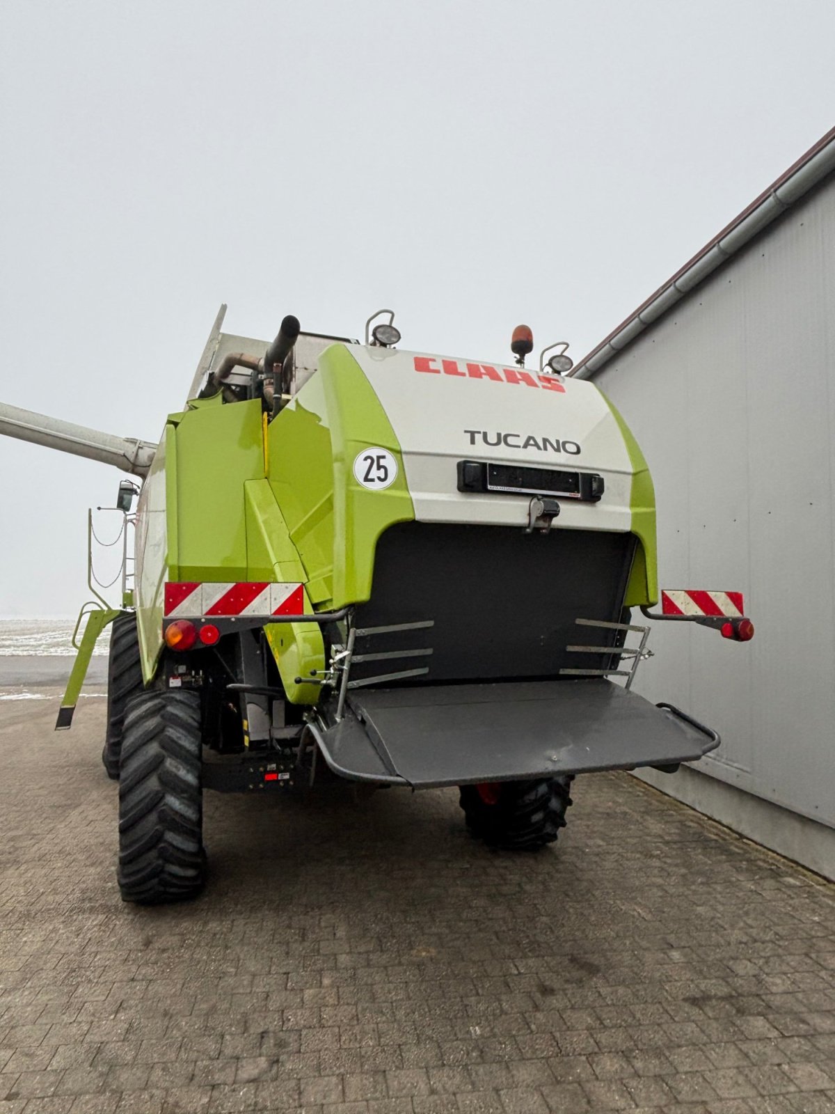 Mähdrescher of the type CLAAS Tucano 450, Gebrauchtmaschine in Hemau (Picture 5)