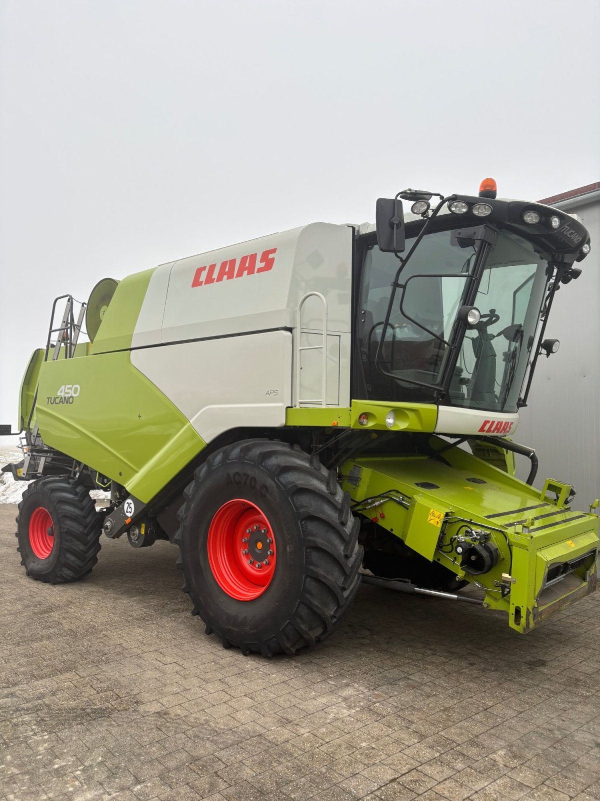 Mähdrescher of the type CLAAS Tucano 450, Gebrauchtmaschine in Hemau (Picture 8)