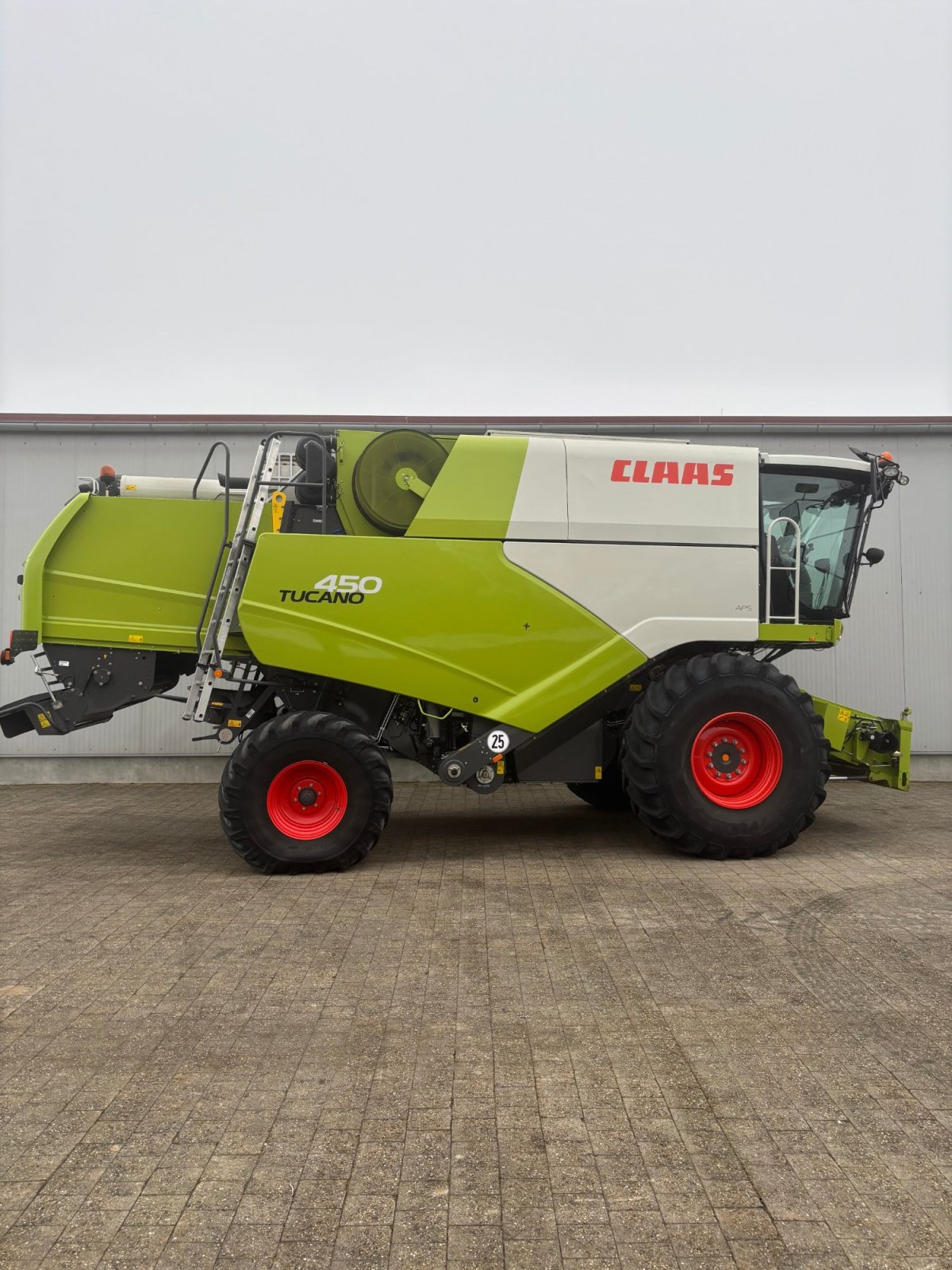 Mähdrescher of the type CLAAS Tucano 450, Gebrauchtmaschine in Hemau (Picture 9)