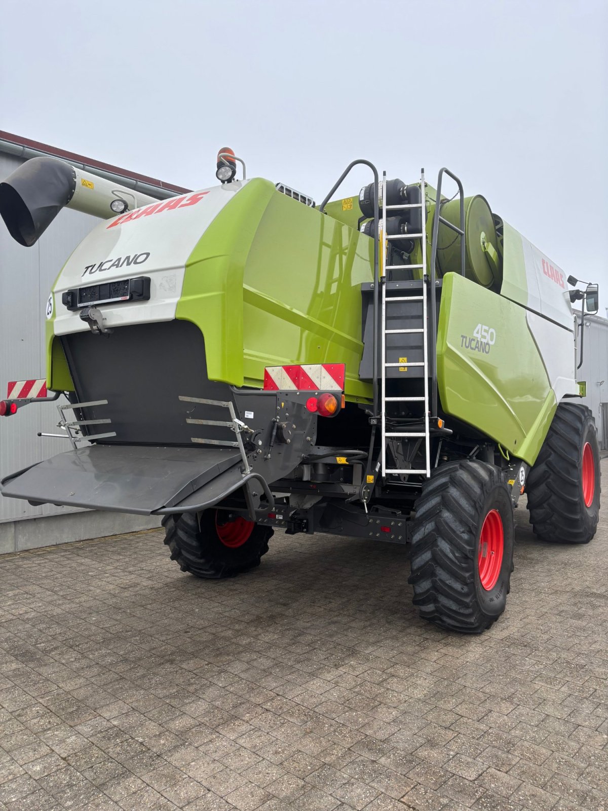 Mähdrescher of the type CLAAS Tucano 450, Gebrauchtmaschine in Hemau (Picture 10)