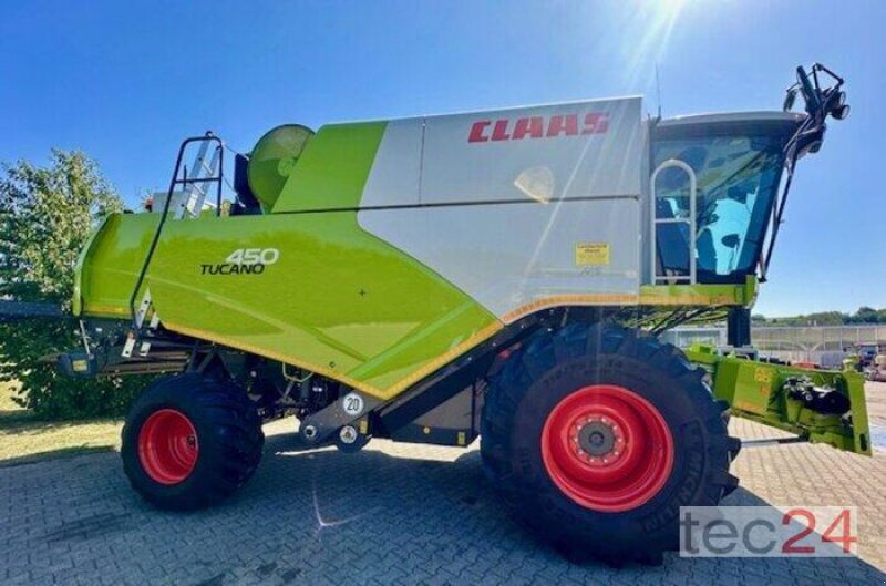 Mähdrescher des Typs CLAAS Tucano 450, Ausstellungsmaschine in Östringen (Bild 10)