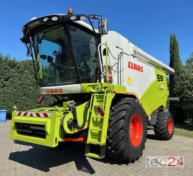 Mähdrescher des Typs CLAAS Tucano 450, Ausstellungsmaschine in Östringen (Bild 19)