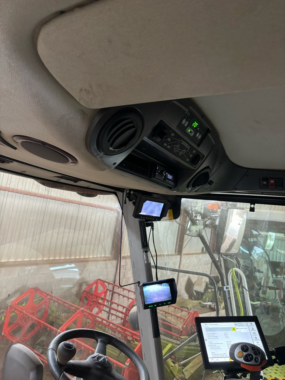 Mähdrescher tip CLAAS TUCANO 450, Gebrauchtmaschine in MORLHON LE HAUT (Poză 7)