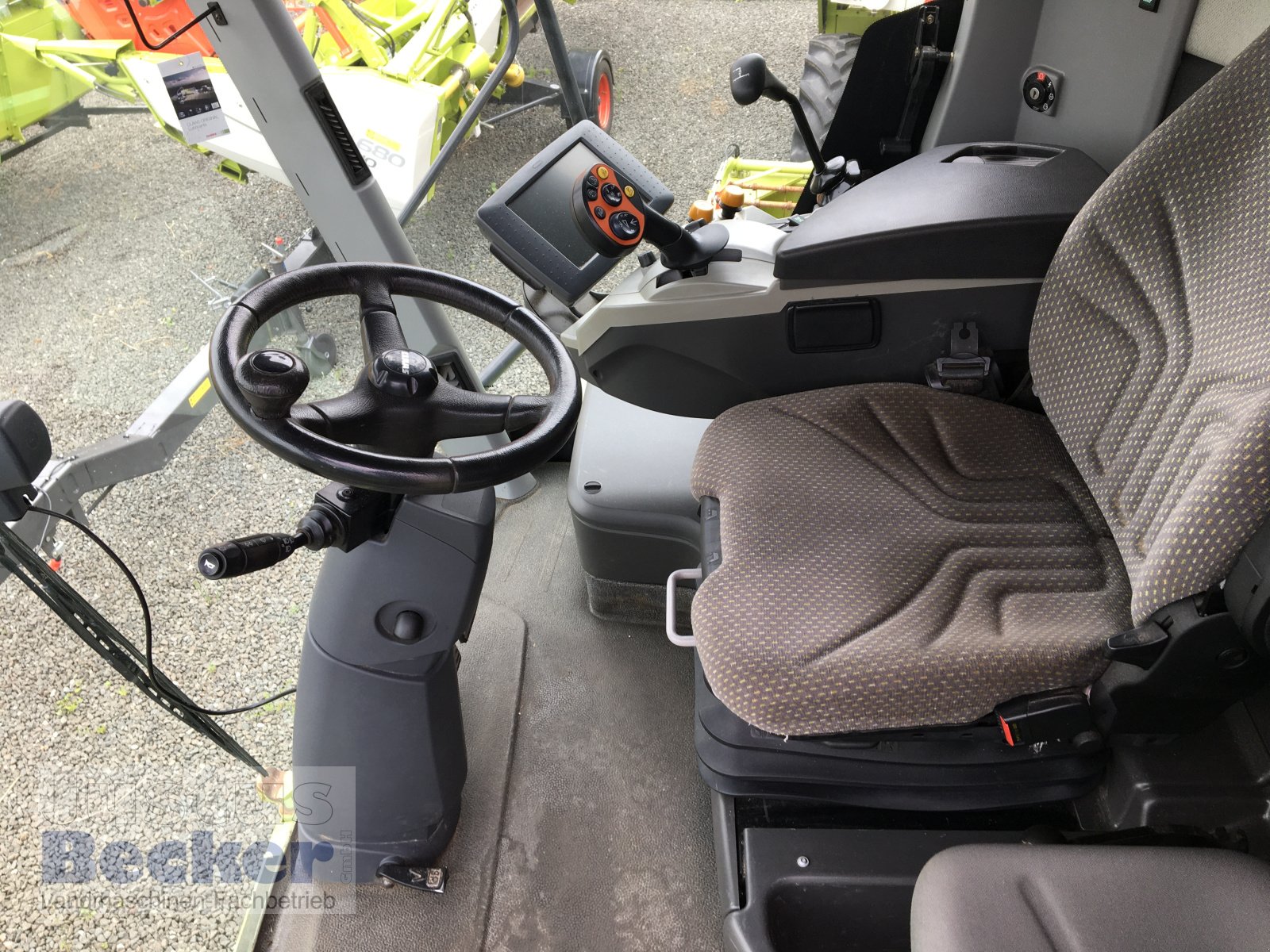 Mähdrescher типа CLAAS Tucano 470 4-Trac-Allrad, Gebrauchtmaschine в Weimar-Niederwalgern (Фотография 4)