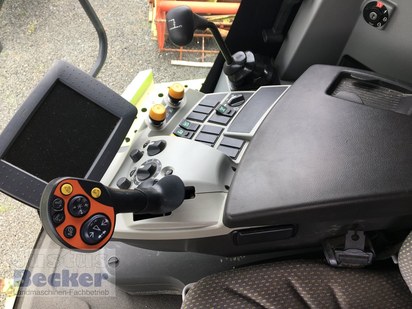 Mähdrescher типа CLAAS Tucano 470 4-Trac-Allrad, Gebrauchtmaschine в Weimar-Niederwalgern (Фотография 5)