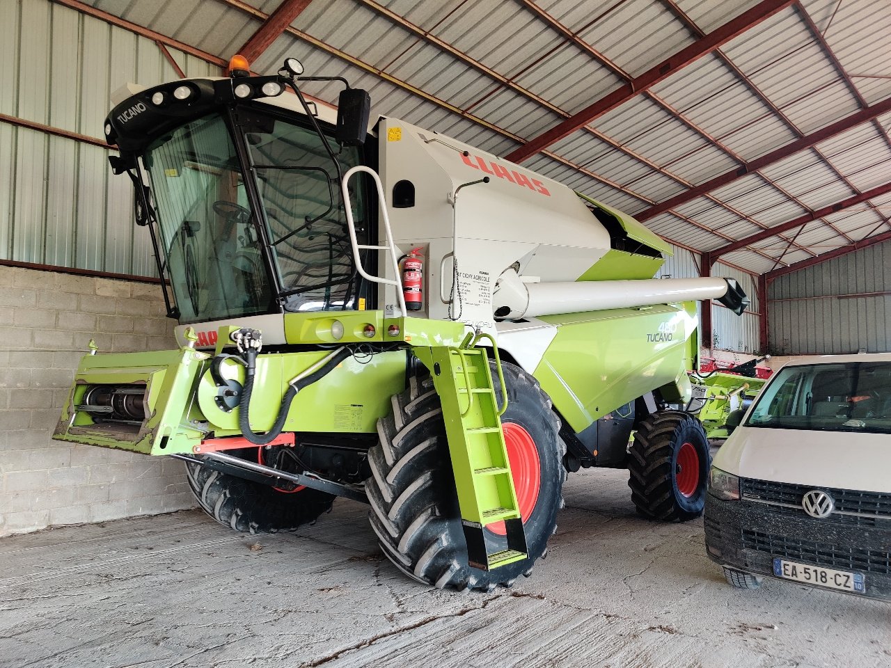 Mähdrescher typu CLAAS TUCANO 480, Gebrauchtmaschine v VERT TOULON (Obrázek 2)