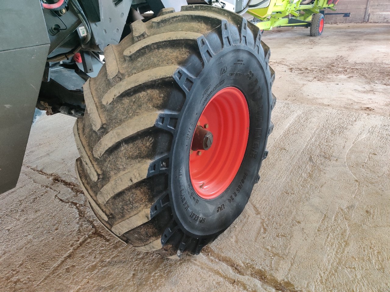 Mähdrescher typu CLAAS TUCANO 480, Gebrauchtmaschine v VERT TOULON (Obrázek 3)