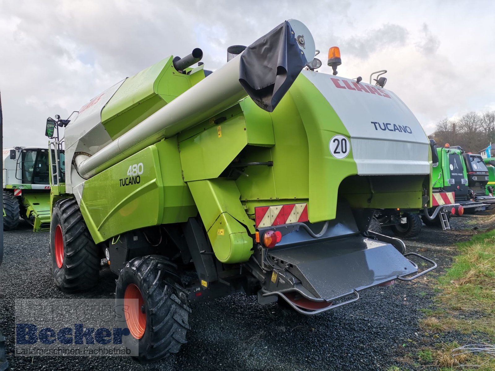 Mähdrescher des Typs CLAAS Tucano 480, Gebrauchtmaschine in Weimar-Niederwalgern (Bild 4)