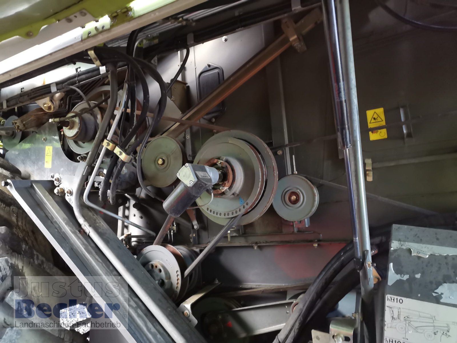 Mähdrescher des Typs CLAAS Tucano 480, Gebrauchtmaschine in Weimar-Niederwalgern (Bild 7)