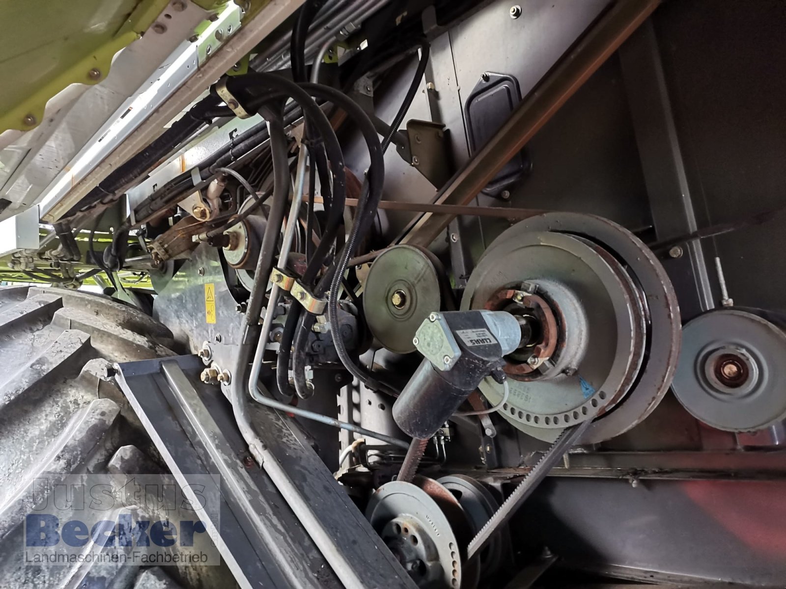 Mähdrescher des Typs CLAAS Tucano 480, Gebrauchtmaschine in Weimar-Niederwalgern (Bild 8)