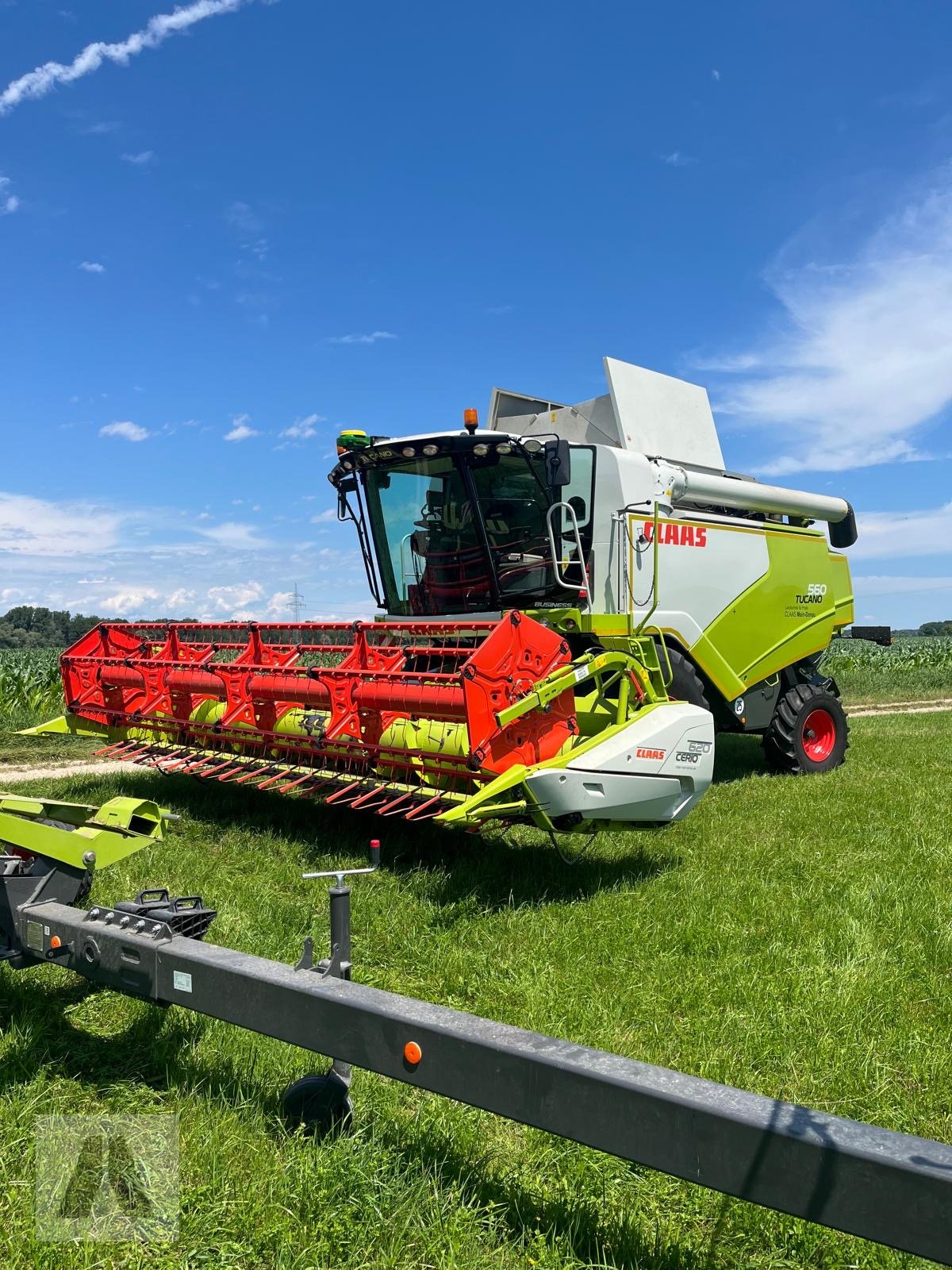Mähdrescher tip CLAAS Tucano 560 APS Hybrid, Gebrauchtmaschine in Langweid am Lech (Poză 1)