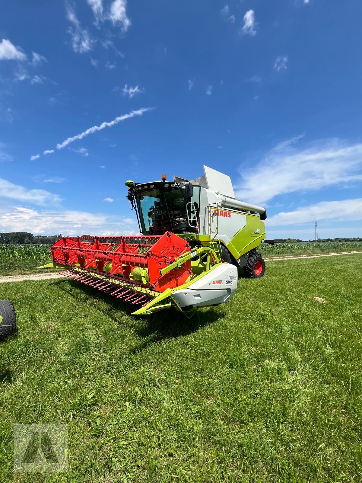 Mähdrescher tip CLAAS Tucano 560 APS Hybrid, Gebrauchtmaschine in Langweid am Lech (Poză 3)