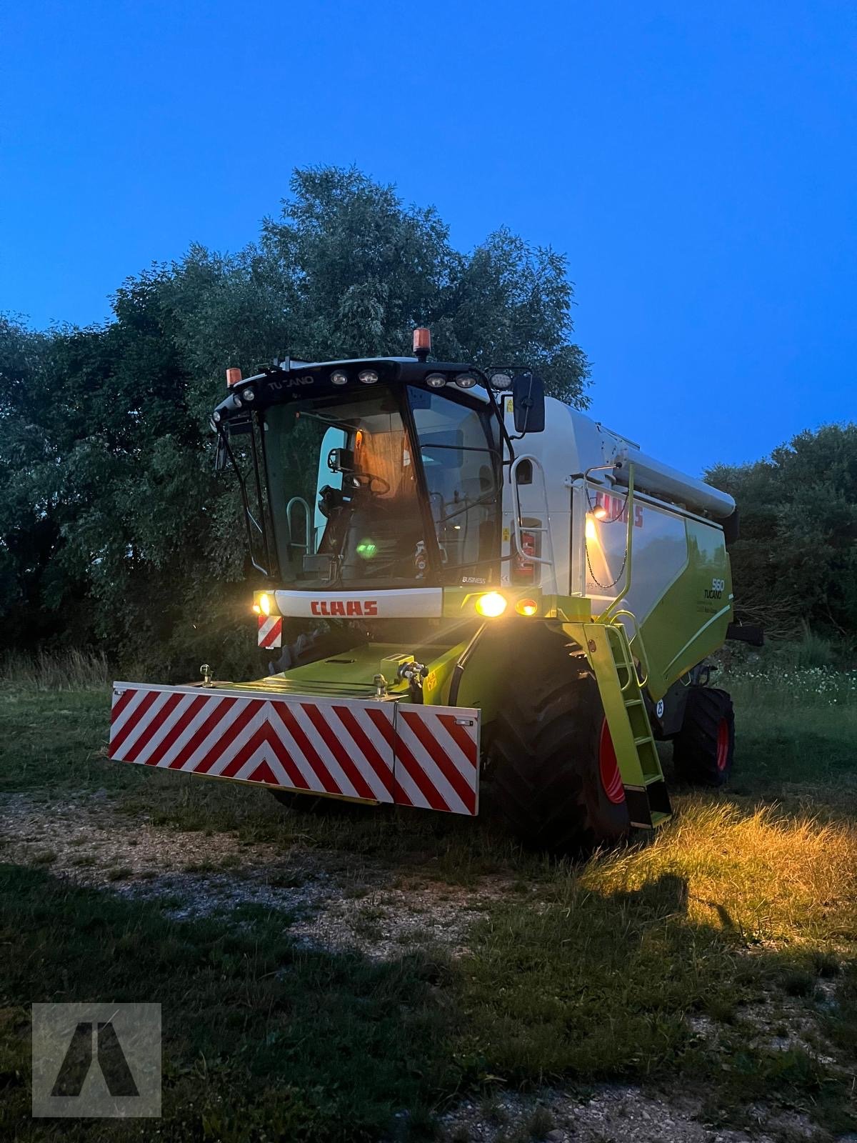 Mähdrescher tip CLAAS Tucano 560 APS Hybrid, Gebrauchtmaschine in Langweid am Lech (Poză 9)