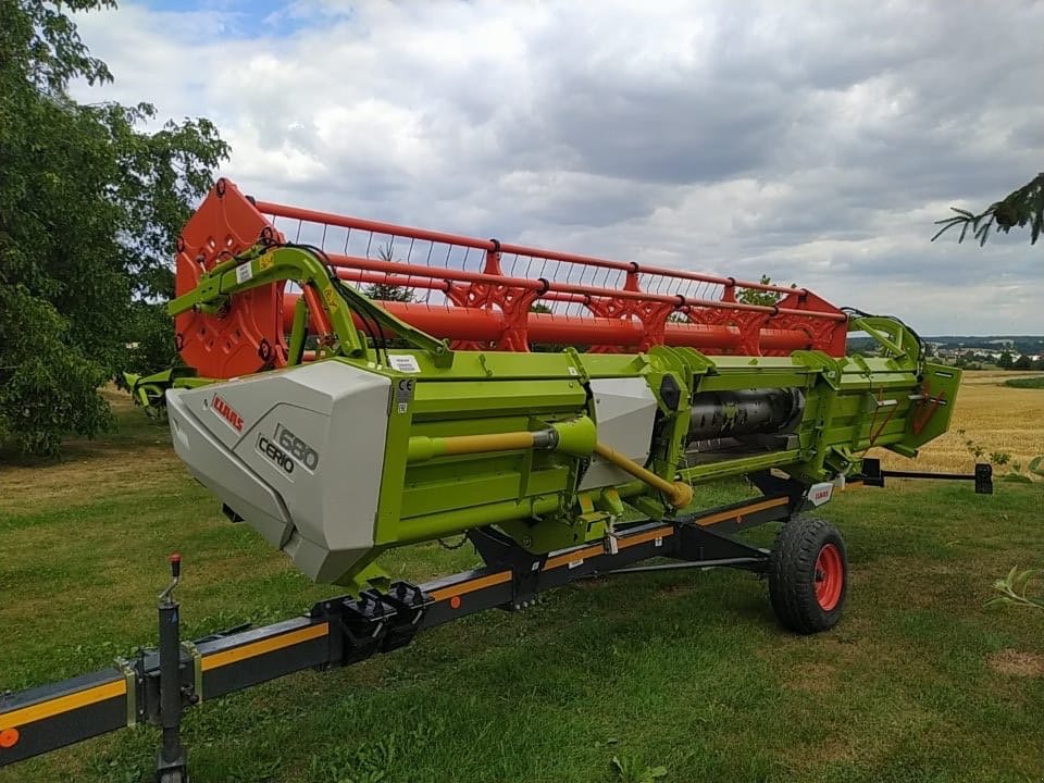 Mähdrescher des Typs CLAAS Tucano 560, Gebrauchtmaschine in Ellwangen (Bild 3)