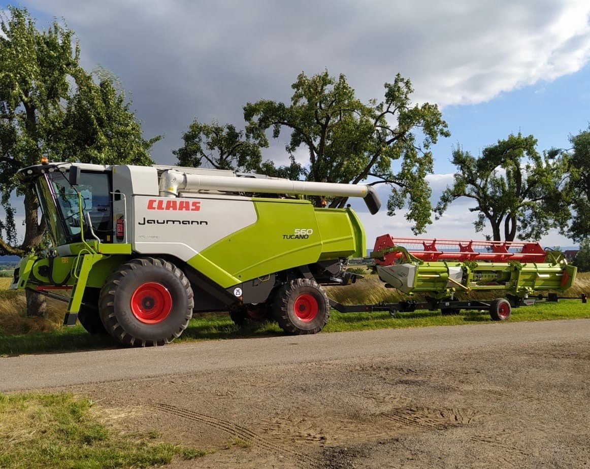 Mähdrescher des Typs CLAAS Tucano 560, Gebrauchtmaschine in Ellwangen (Bild 1)
