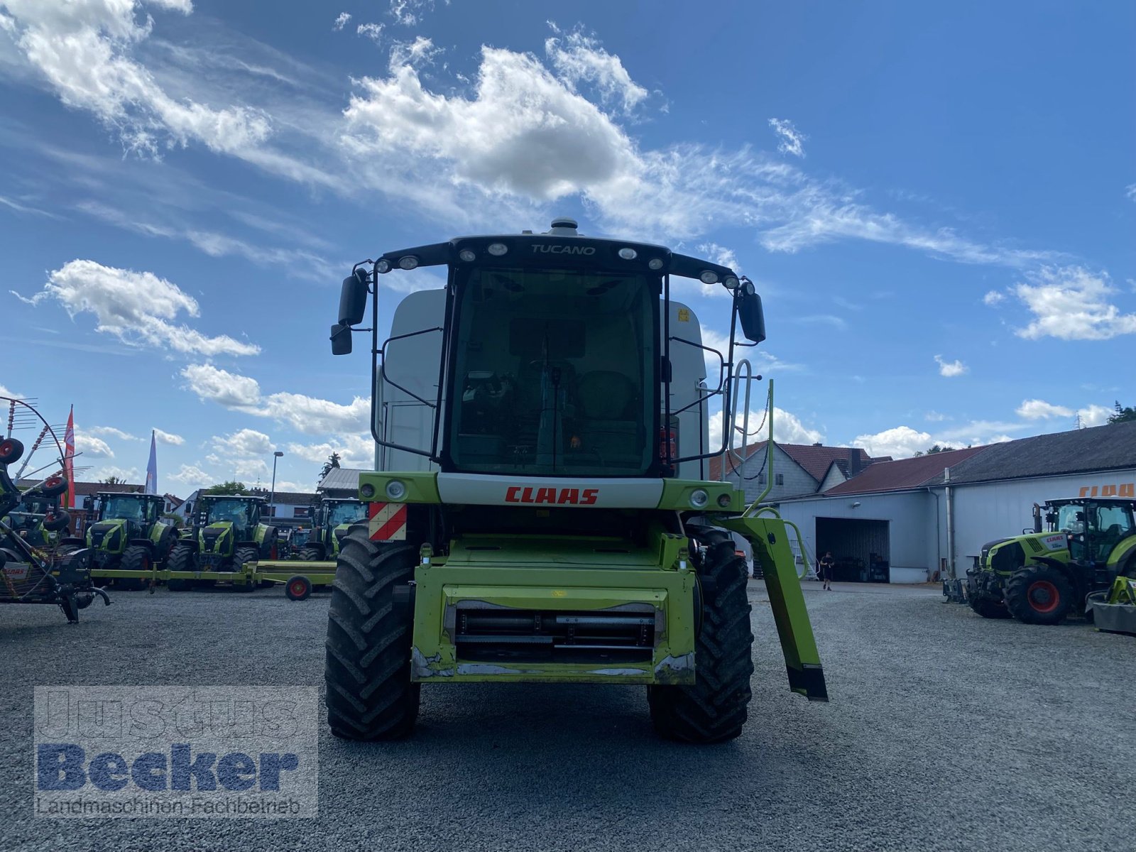 Mähdrescher des Typs CLAAS Tucano 570, Gebrauchtmaschine in Weimar-Niederwalgern (Bild 3)