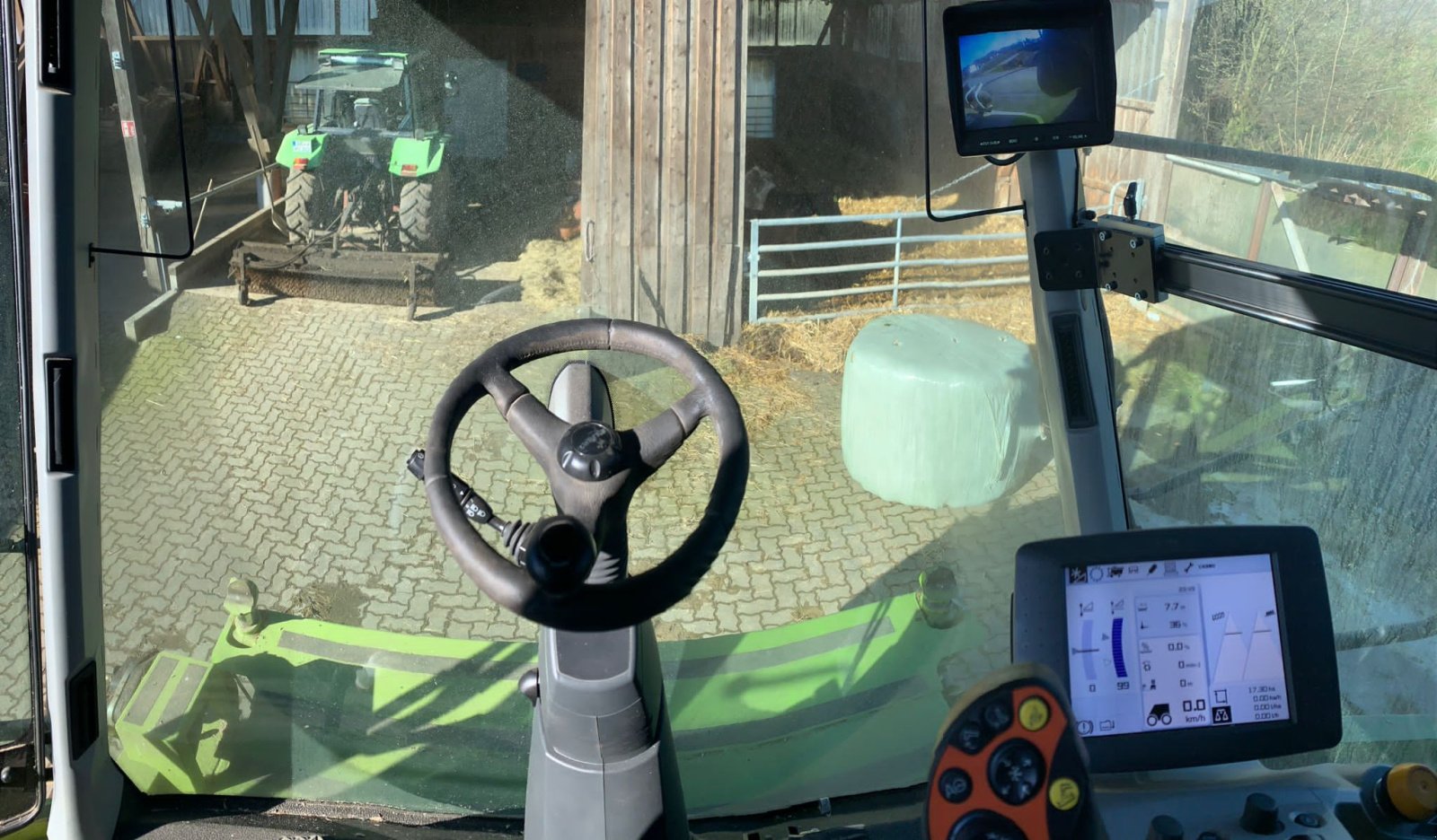 Mähdrescher of the type CLAAS Tucano 570, Gebrauchtmaschine in Niederdreis (Picture 2)