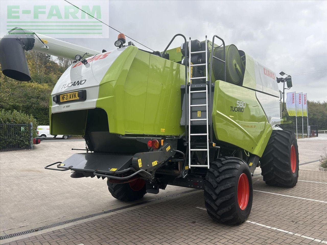 Mähdrescher typu CLAAS TUCANO 580, Gebrauchtmaschine v PUDDLETOWN, DORCHESTER (Obrázek 7)