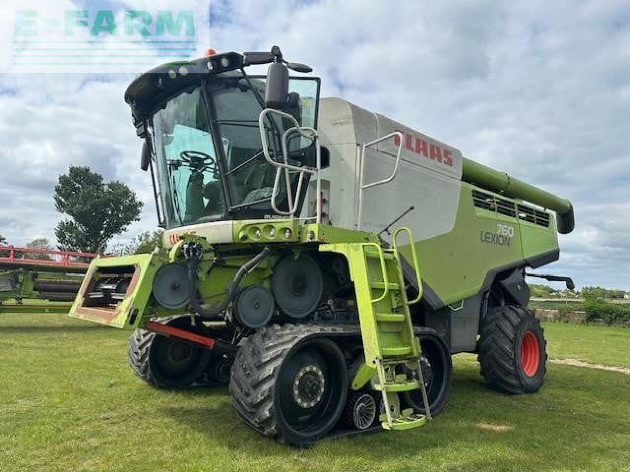 Mähdrescher of the type CLAAS USED LEXION 760 TT, Gebrauchtmaschine in LUTON (Picture 1)