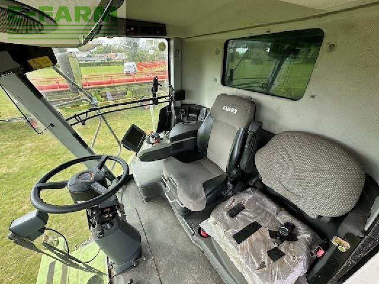 Mähdrescher of the type CLAAS USED LEXION 760 TT, Gebrauchtmaschine in LUTON (Picture 9)