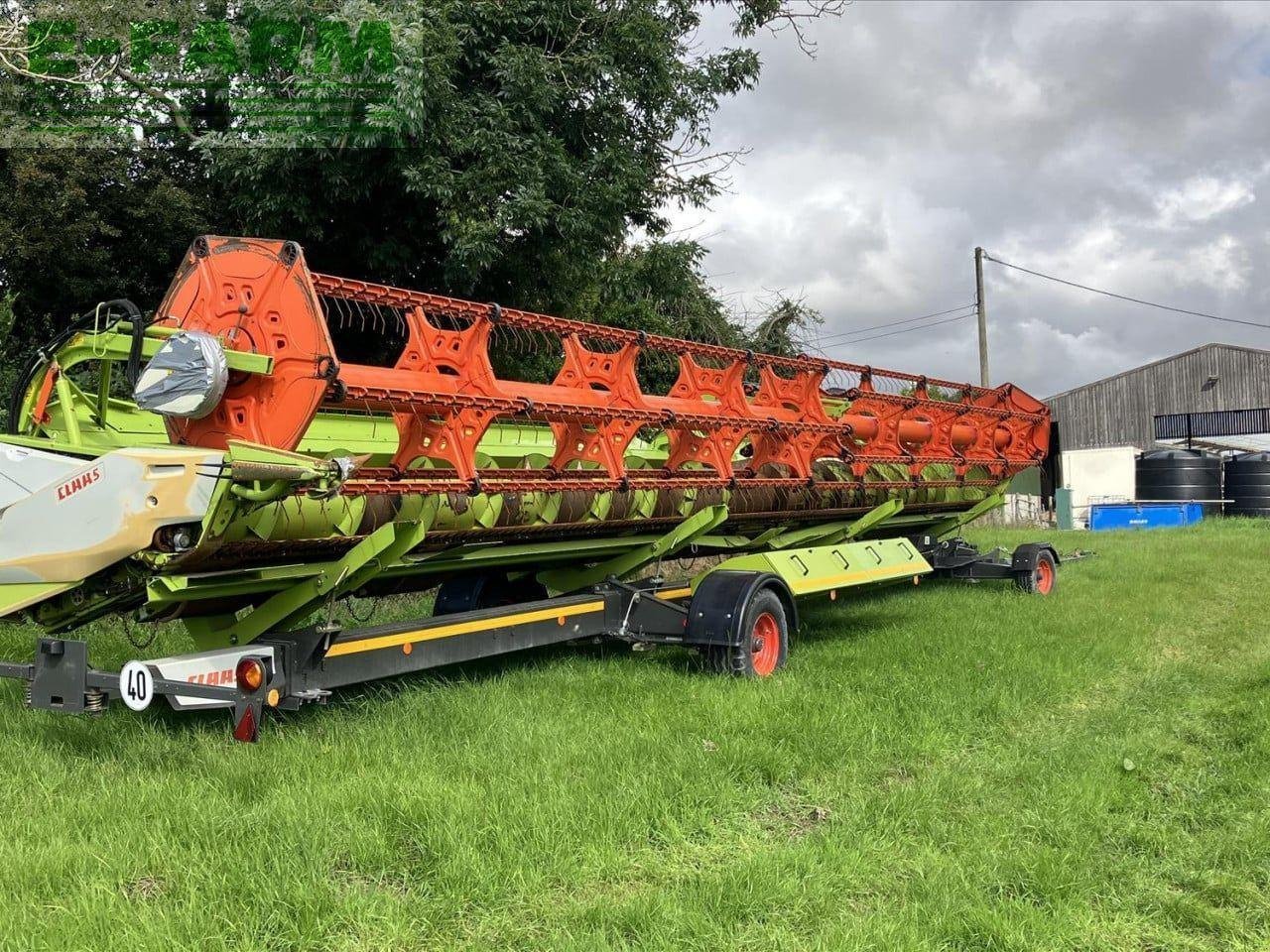 Mähdrescher Türe ait CLAAS V1230, Gebrauchtmaschine içinde WILBERFOSS, YORK (resim 1)