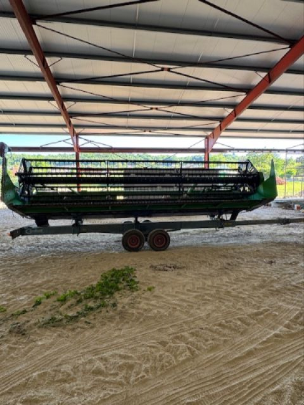 Mähdrescher des Typs Deutz-Fahr 5690 HTSB, Gebrauchtmaschine in BLESMES (Bild 4)