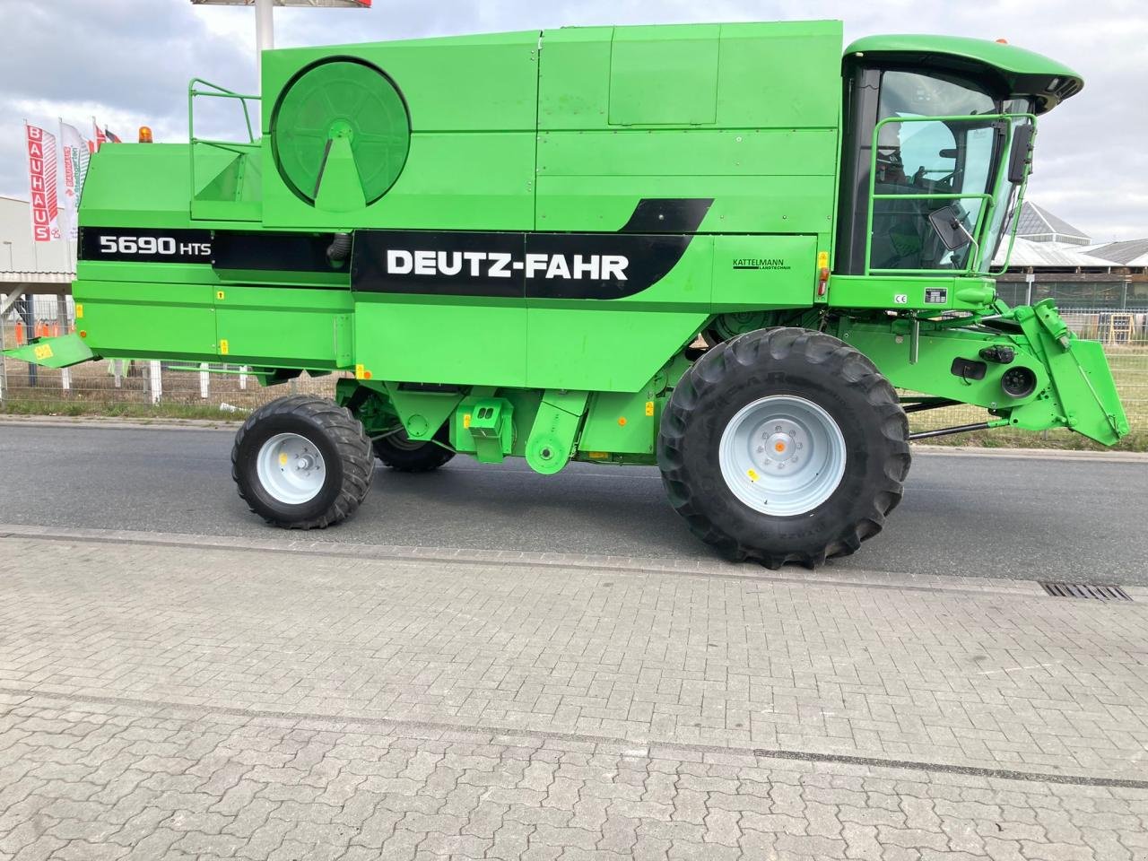 Mähdrescher of the type Deutz-Fahr 5690HTS, Gebrauchtmaschine in Stuhr (Picture 2)