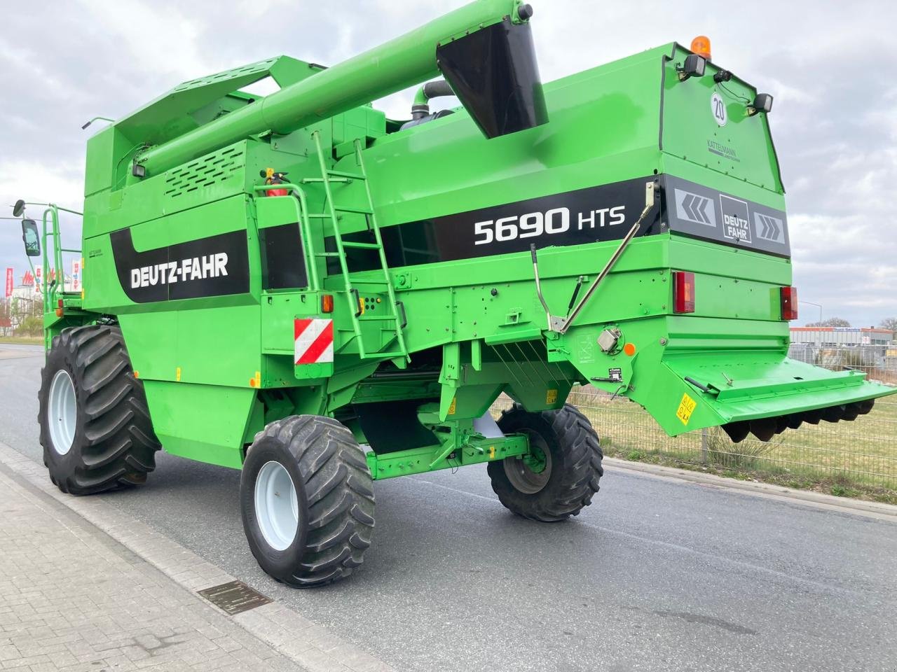 Mähdrescher of the type Deutz-Fahr 5690HTS, Gebrauchtmaschine in Stuhr (Picture 4)