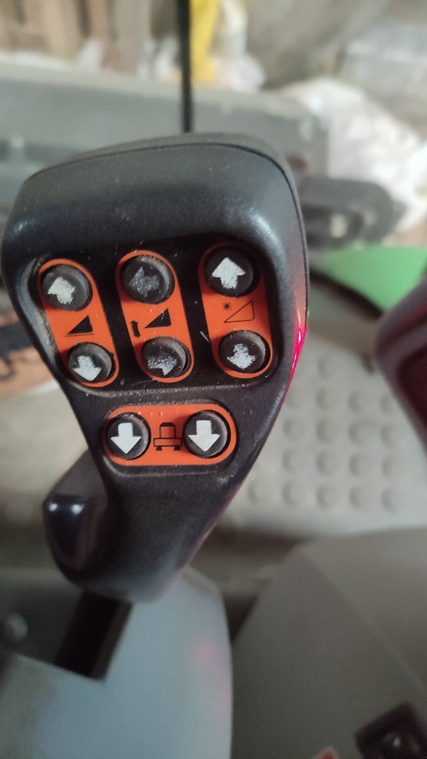 Mähdrescher typu Deutz-Fahr 6090 HTS, Gebrauchtmaschine v Le Horps (Obrázek 10)