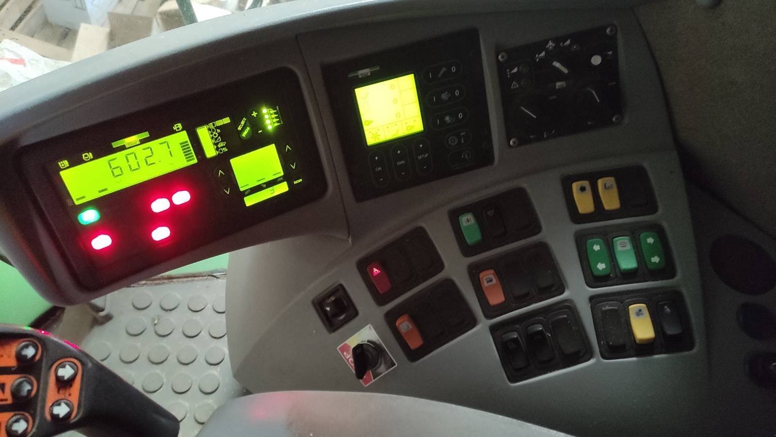 Mähdrescher typu Deutz-Fahr 6090 HTS, Gebrauchtmaschine v Le Horps (Obrázek 11)