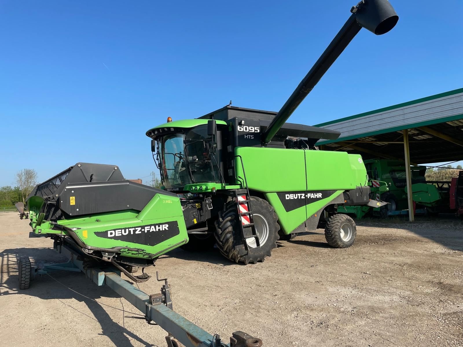 Mähdrescher des Typs Deutz-Fahr 6095 HTS, Gebrauchtmaschine in BOSC LE HARD (Bild 1)