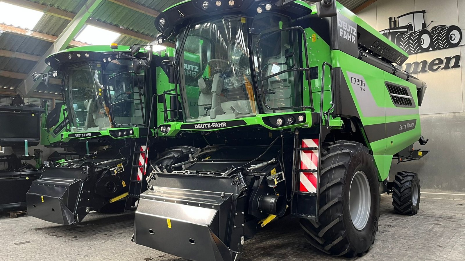 Mähdrescher Türe ait Deutz-Fahr 7206 With 24feed - 7.2m header. New and unused Combine together with 7.2m header, Gebrauchtmaschine içinde Lintrup (resim 15)