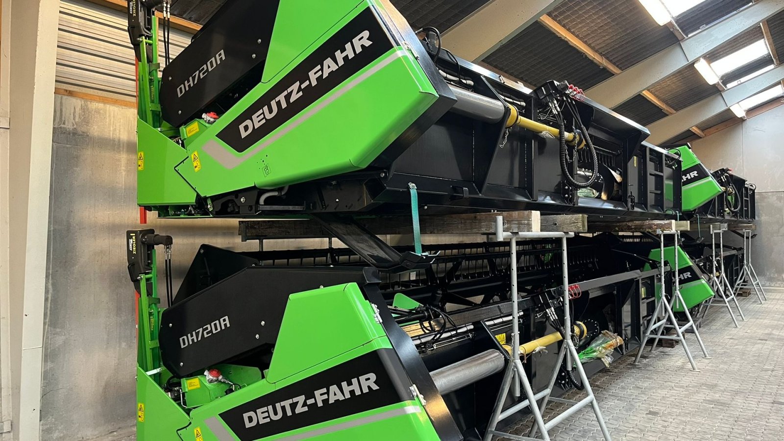 Mähdrescher Türe ait Deutz-Fahr 7206 With 24feed - 7.2m header. New and unused Combine together with 7.2m header, Gebrauchtmaschine içinde Lintrup (resim 3)