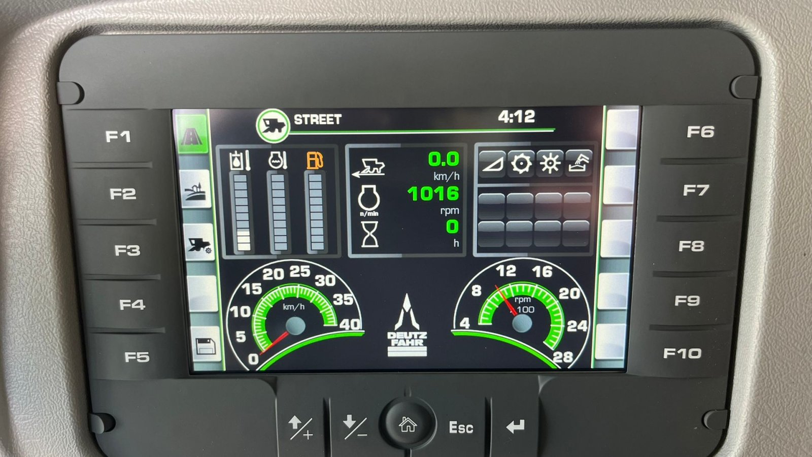 Mähdrescher Türe ait Deutz-Fahr 7206 With 24feed - 7.2m header. New and unused Combine together with 7.2m header, Gebrauchtmaschine içinde Lintrup (resim 10)