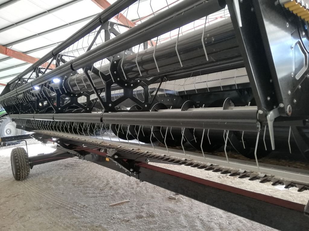 Mähdrescher of the type Deutz-Fahr 9306 TSB, Gebrauchtmaschine in BLESMES (Picture 7)