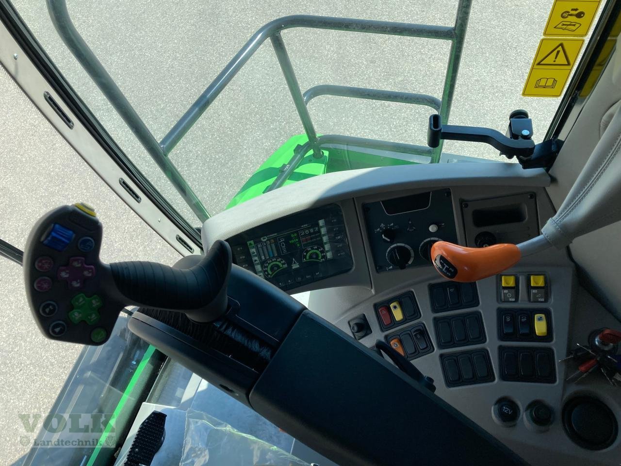 Mähdrescher a típus Deutz-Fahr C 6305 TS T5 mit Schneidwerk, Neumaschine ekkor: Friedberg-Derching (Kép 7)