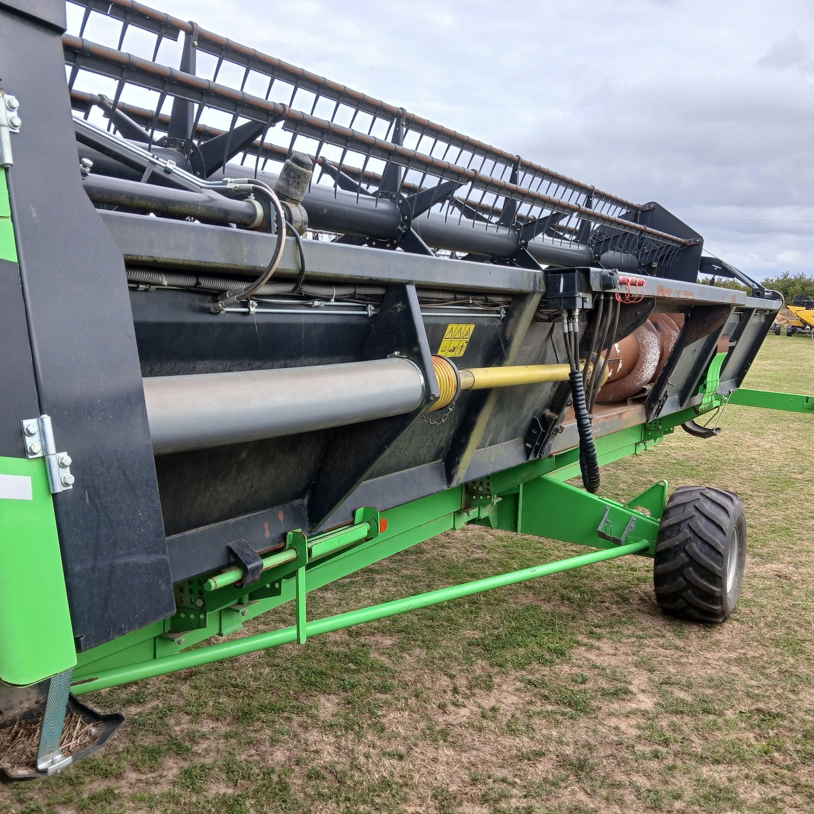 Mähdrescher des Typs Deutz-Fahr C 9206 TS, Gebrauchtmaschine in HERLIN LE SEC (Bild 4)